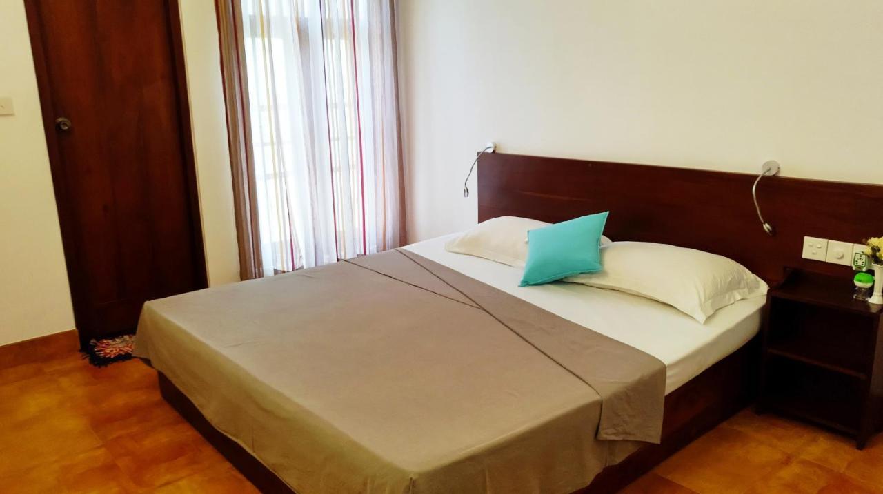 Mina Villa Hikkaduwa Habitación foto